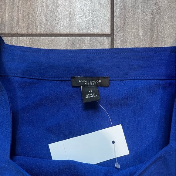 ANN TAYLOR FACTORY PLEATED SQUARE NECK BLOUSE sz XS NWT - Picture 3 of 6